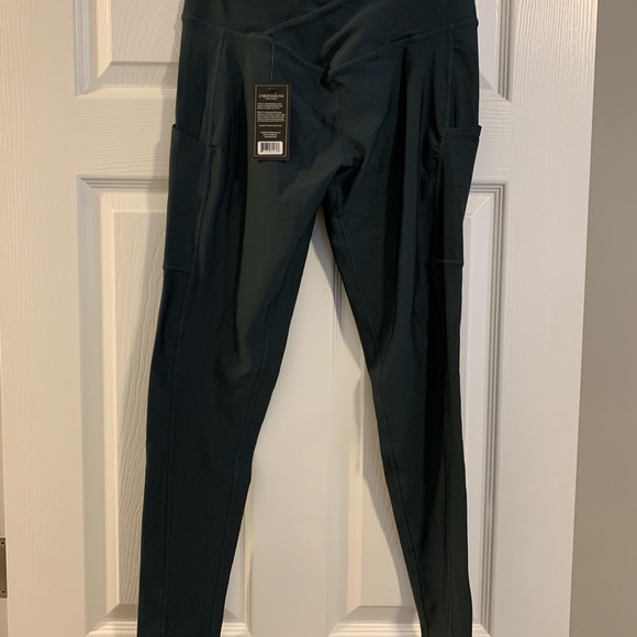 Obsession leggings size large pocket side, criss cross front - Picture 7 of 7